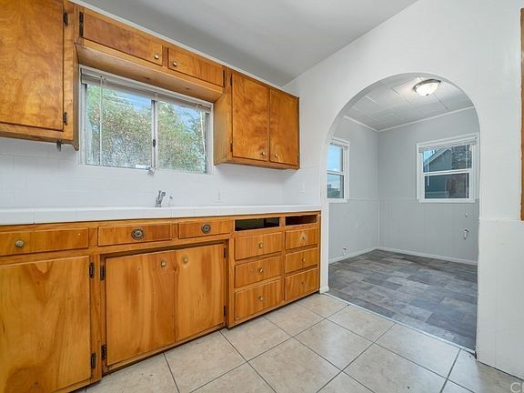 Building Photo - 3 bedrooms home plus a bonus room