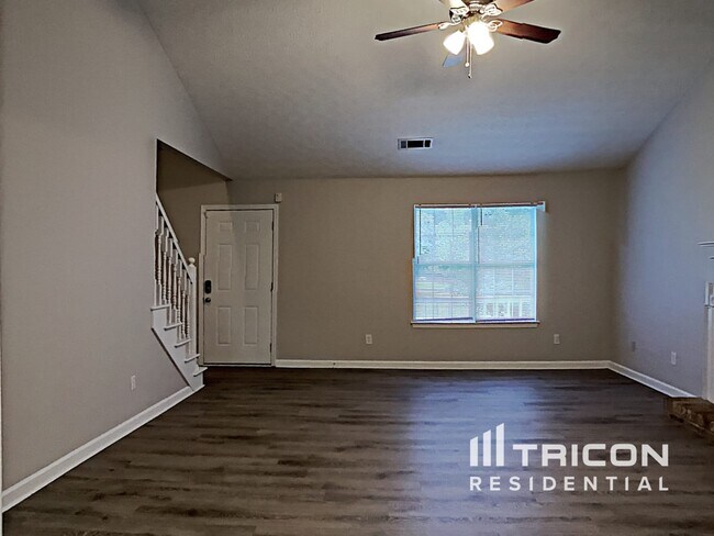 Building Photo - 201 Ranch Ct