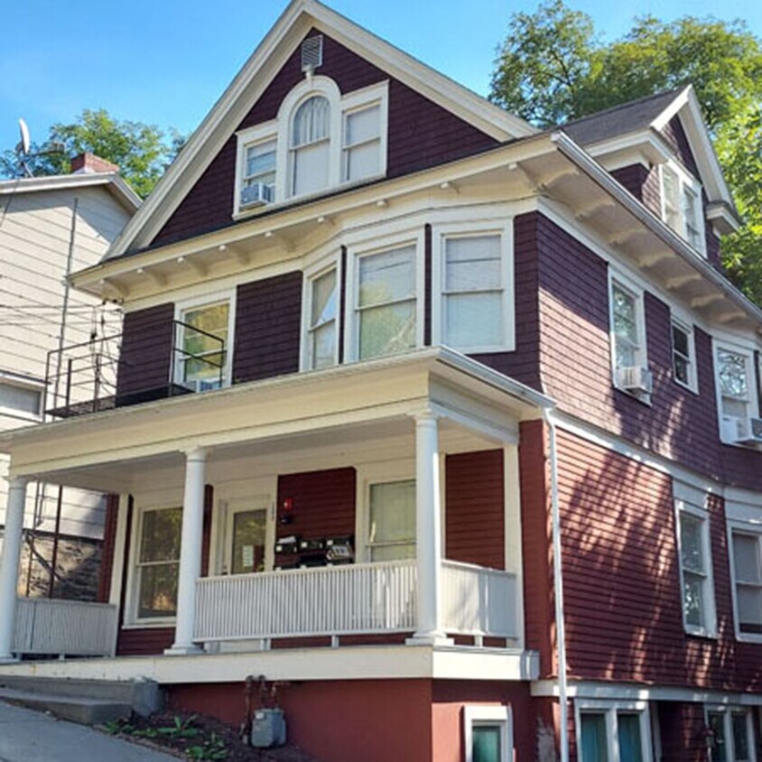 Primary Photo - 203 Williams St