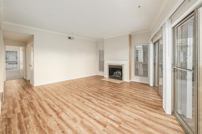Foto del edificio - 6000 Shepherd Mountain Cove