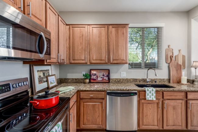 Building Photo - 15240 N 142nd Ave