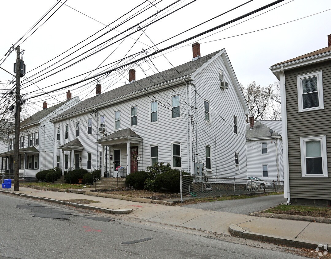 294298 River St, Waltham, MA 02453 Apartments in Waltham, MA