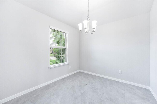Foto del edificio - 3711 McDonough Way