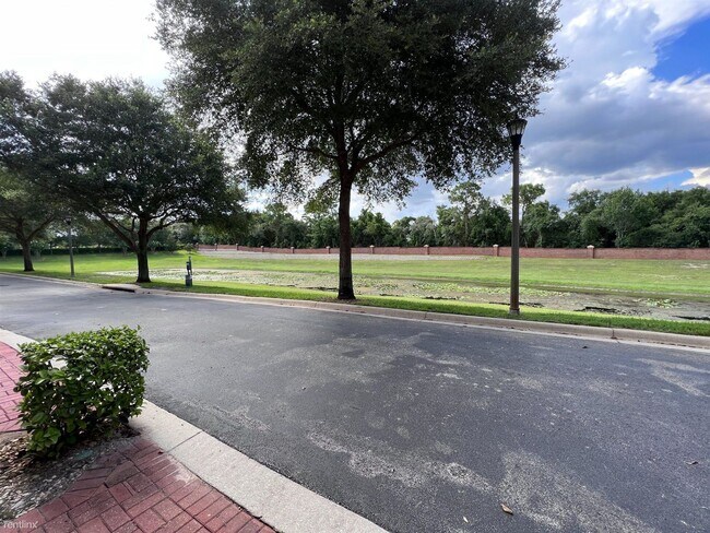 Foto del edificio - 4 br, 3.5 bath Townhome - 4524 Messina Dr