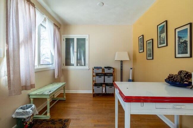 Foto del edificio - 4443 N 107th St