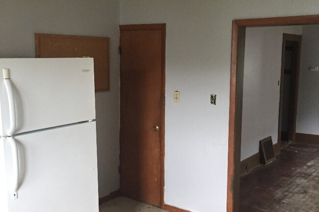 fridge & gas stove available - 636 3rd Ave S