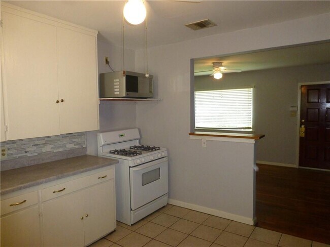 Building Photo - 2107 Maldon Pl