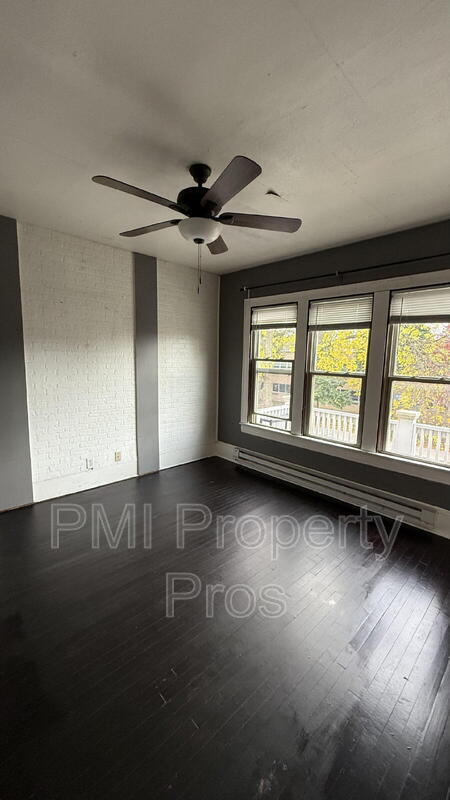 Building Photo - 2752 N Fratney St