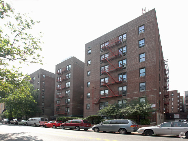 Building Photo - 270 Clarkson Ave
