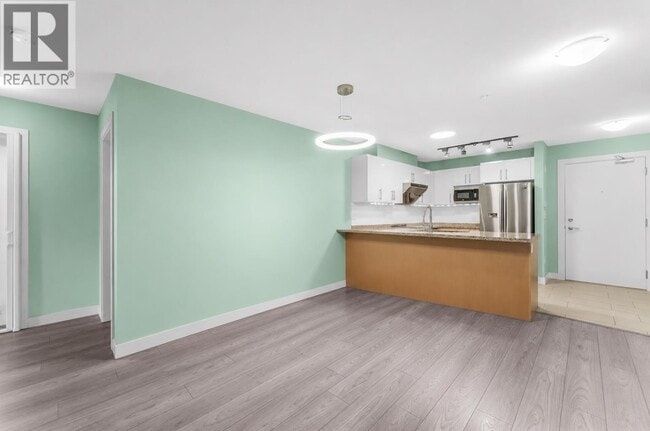 Photo du bâtiment - 6800 Eckersley Rd