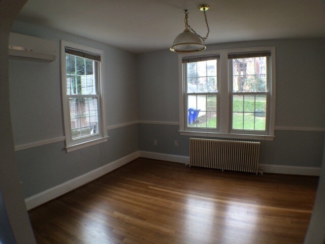 Building Photo - Remodeled 3 to 4 BR, 1.5 BA colonial home in downtown Bethesda. Walk to Metro.