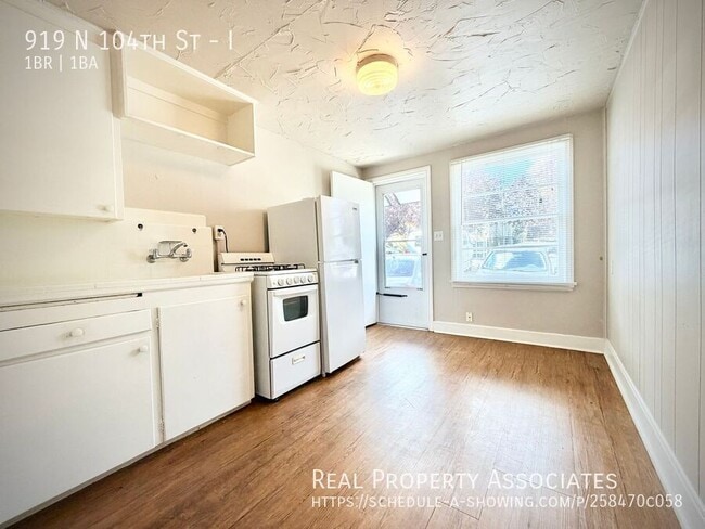 Photo - 919 N 104th St-I Apartment