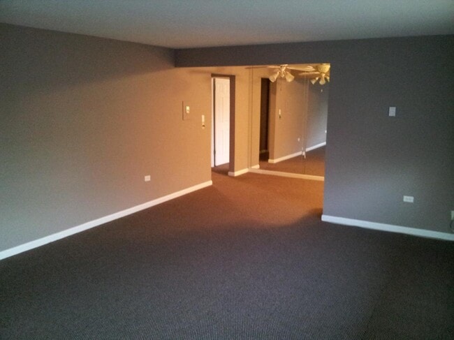 Building Photo - 8811 Schneider Ave