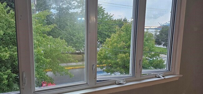 Foto del edificio - 185 W 16th St