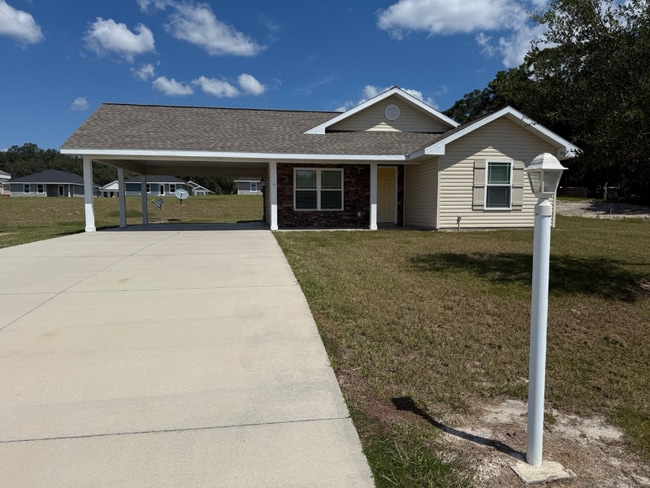 Building Photo - 3288 NE Caitlin Ln