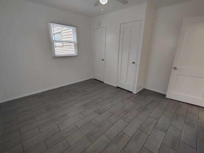 Building Photo - 2916 Garfield Dr