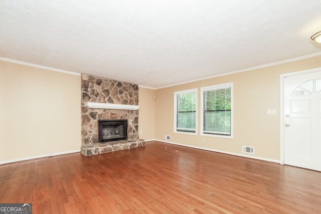 Building Photo - 4027 Evelyn Dr