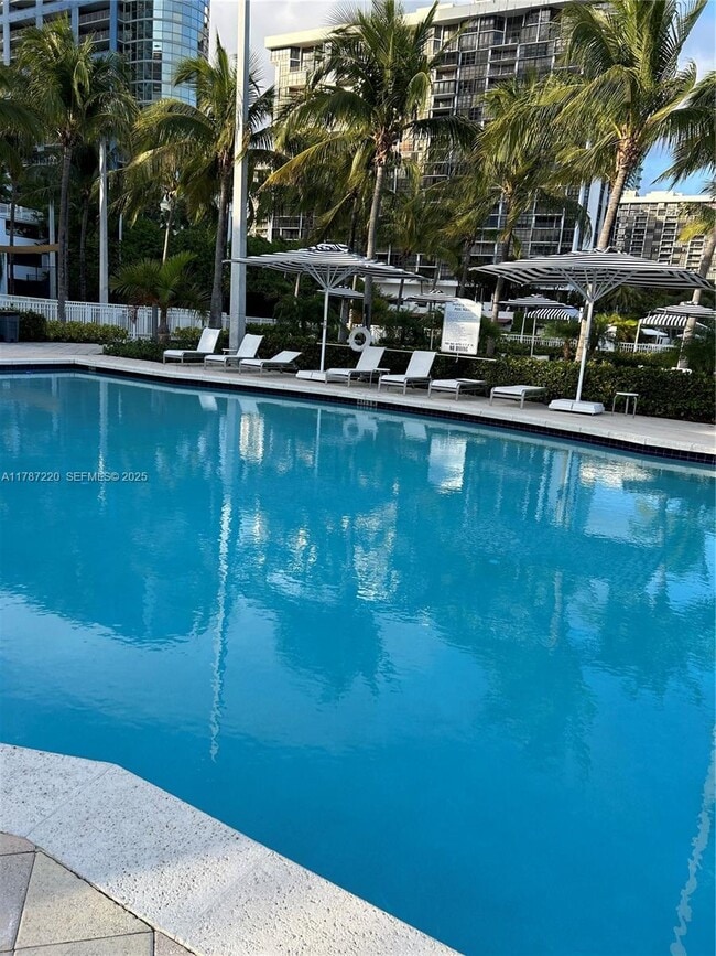 Building Photo - 2101 Brickell Ave