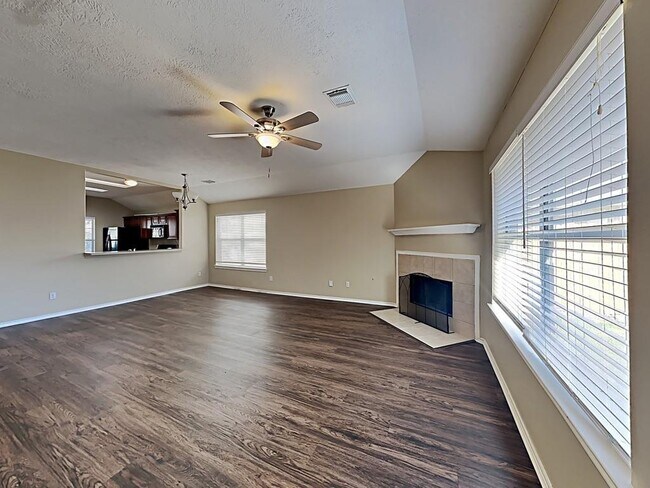 Building Photo - 2513 Cloudcroft Dr