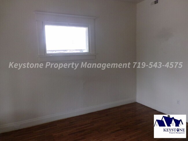 Foto del edificio - Charming Southside Victorian Tri-plex - Ap...