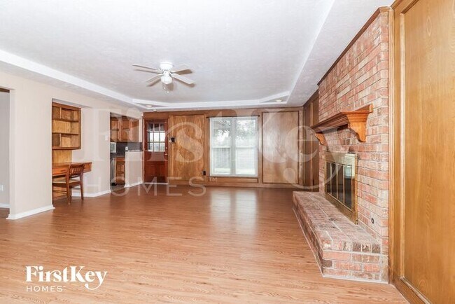 Building Photo - 718 Bordner Dr