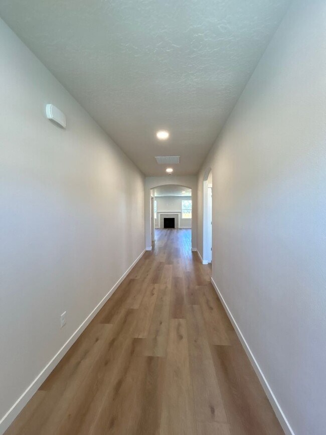 Foto del edificio - Brand New 3 Bedroom / 2 Bathroom Home in NW Redmond