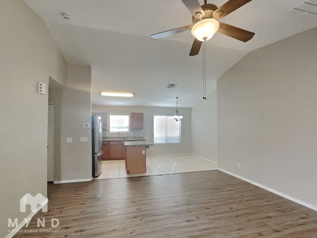 Building Photo - 41613 W Sunland Dr