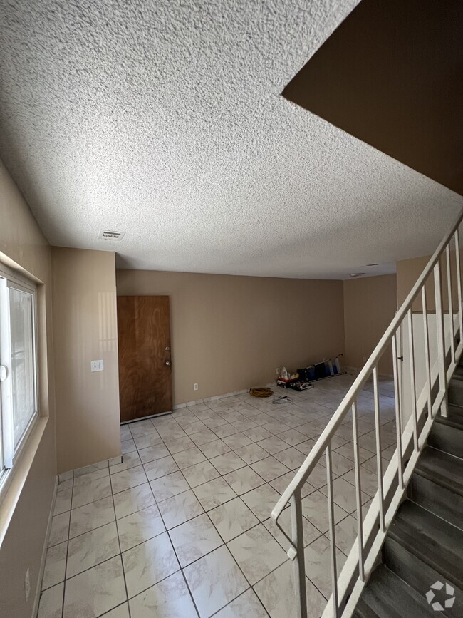 Building Photo - 11423 Eucalyptus Ave