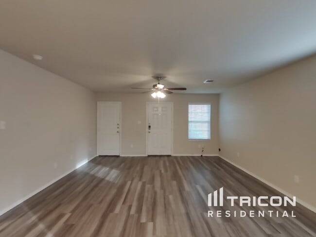 Building Photo - 6526 Beehive Dr