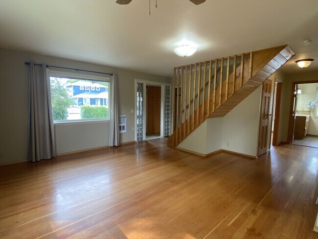 Building Photo - 3-Bedroom Home- Pets Allowed with Approval