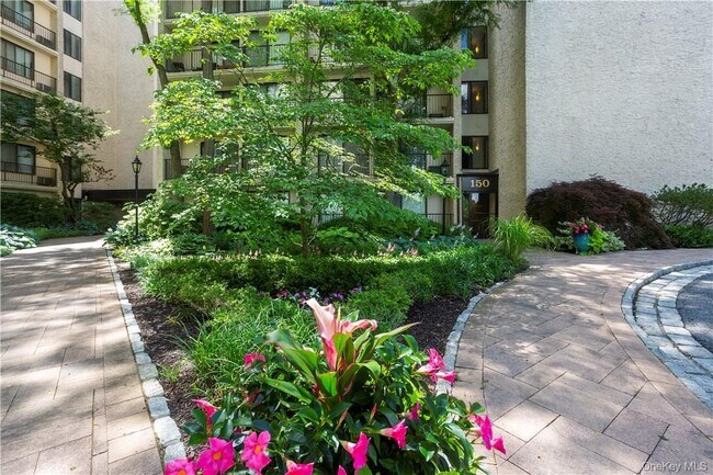 Foto del edificio - 150 Overlook Ave
