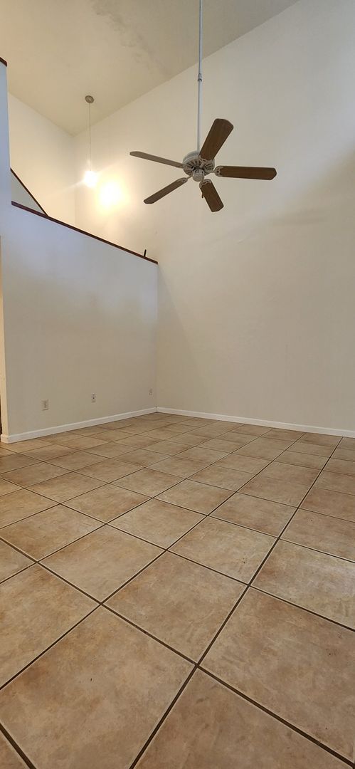 Foto del edificio - Charming 3 Bedroom, 2 Bathroom End-Unit Townhome in Cypress Pointe