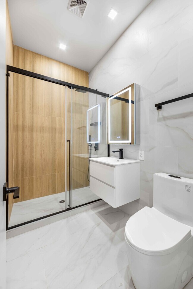 Foto del edificio - 425 W 57th St