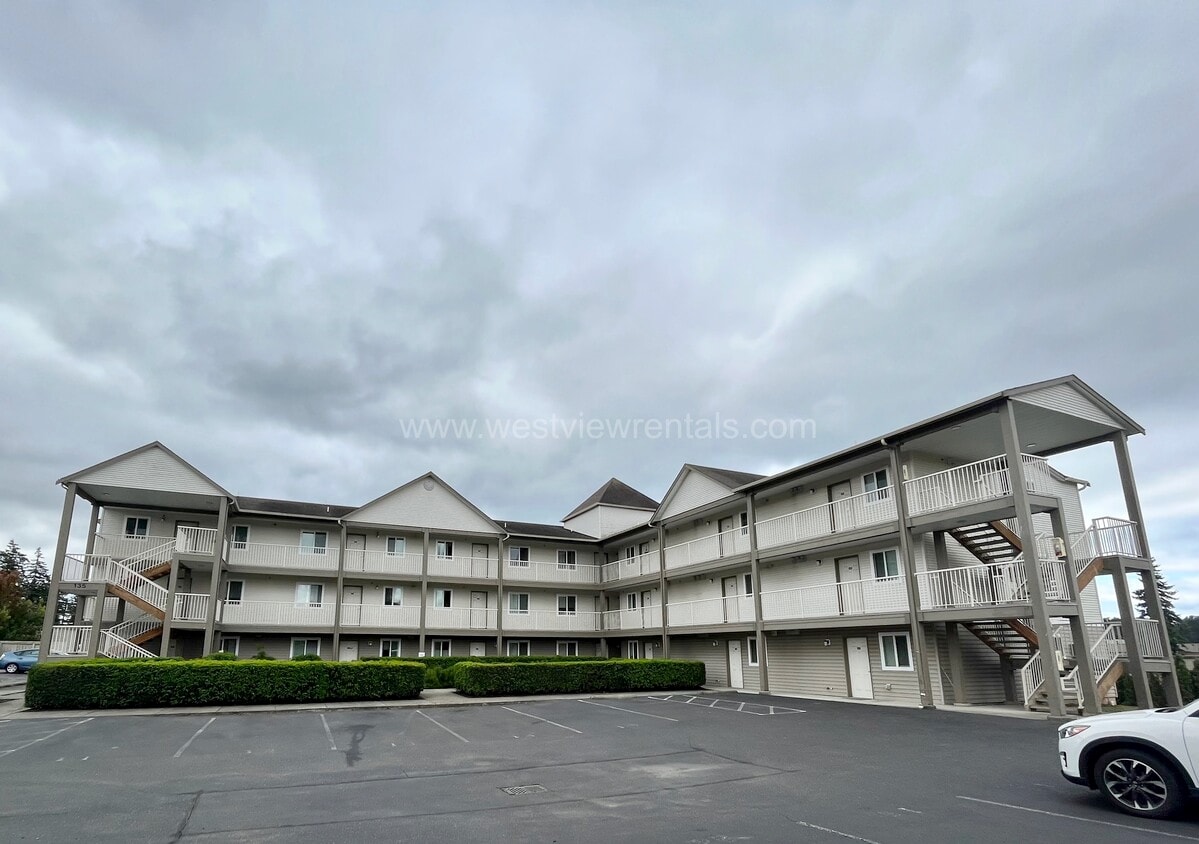 Building Photo - Benjamin Court Apartments