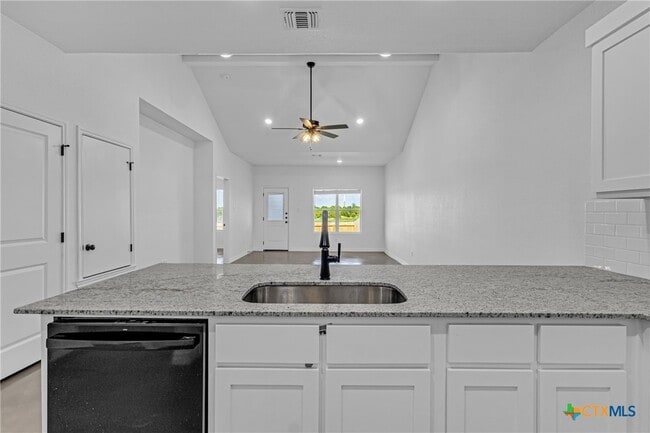 Foto del edificio - 905 Smoke Tree Ln