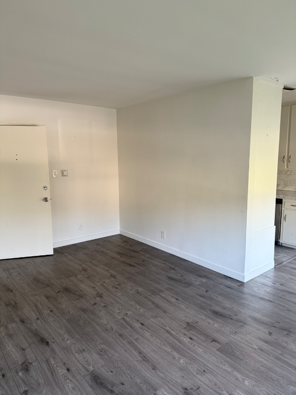 Foto del edificio - 2140 Beachwood Dr