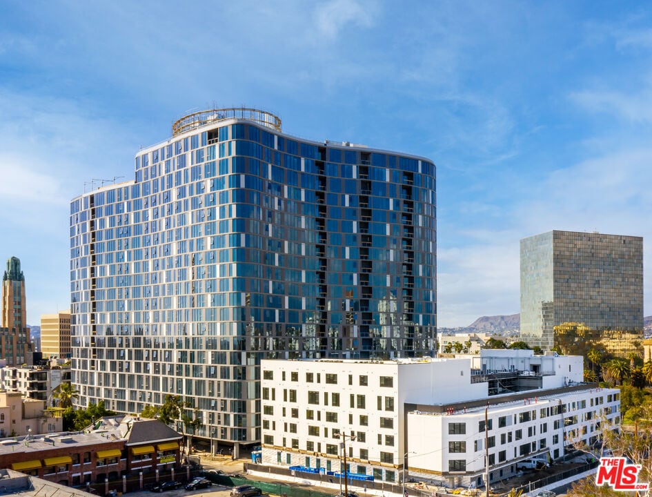 Primary Photo - 2801 Sunset Pl