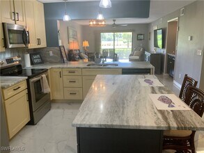 Building Photo - 12170 Kelly Sands Way