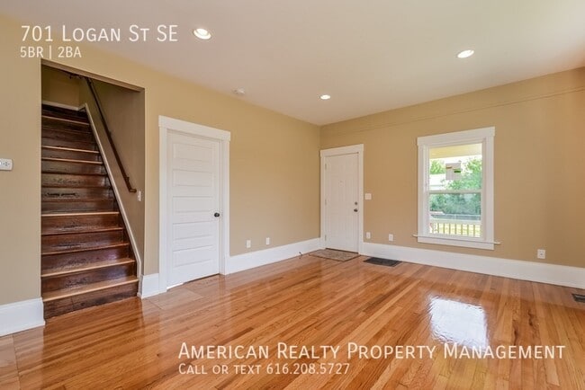 Foto del edificio - 701 Logan St SE