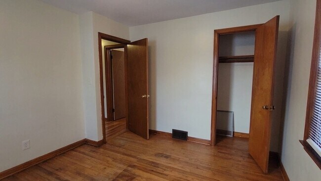 Foto del edificio - 2249 Ridgelawn Ave