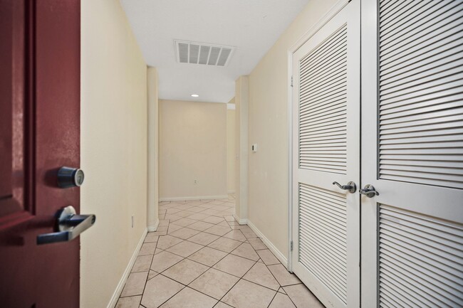 Building Photo - View Condo in Luxury Gated Community