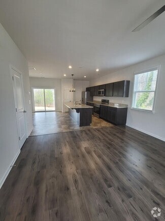 Building Photo - 153 Valley Creek Dr