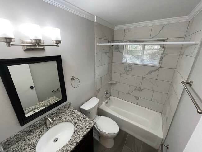 Building Photo - 2040 DeKalb Ave NE