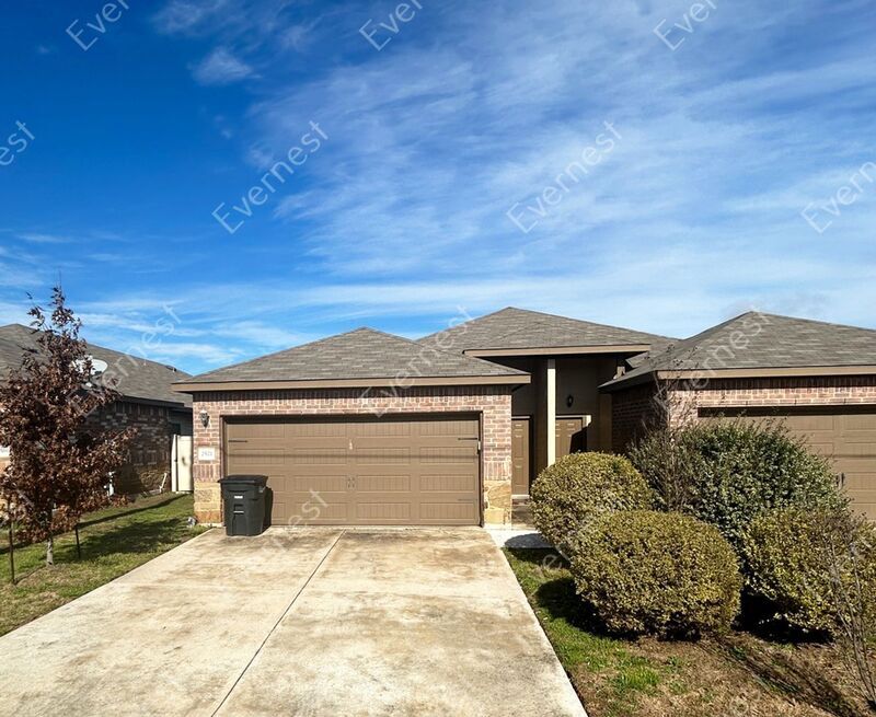 Primary Photo - 2571 Pahmeyer Rd