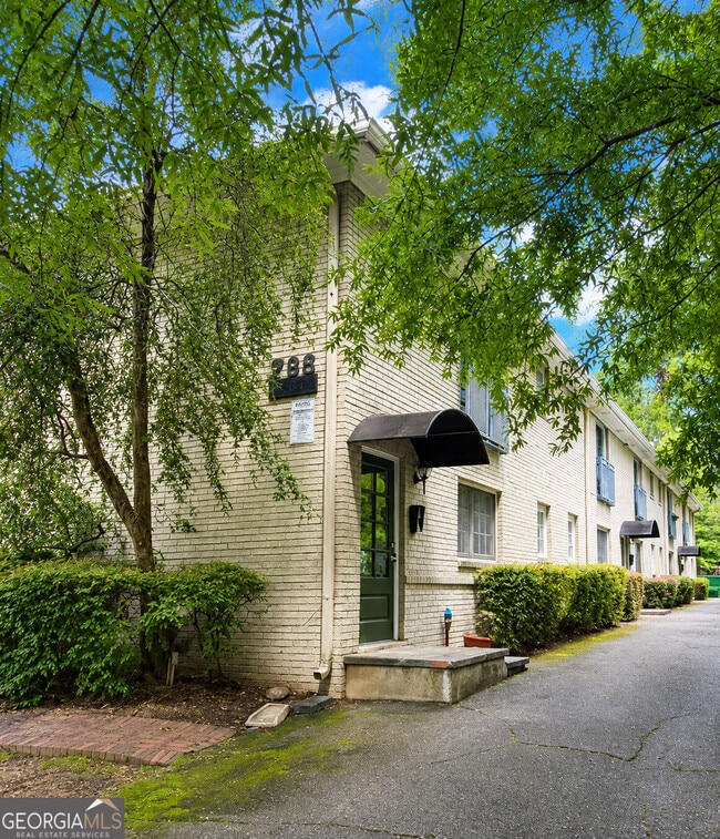 Building Photo - 798 St Charles Ave NE