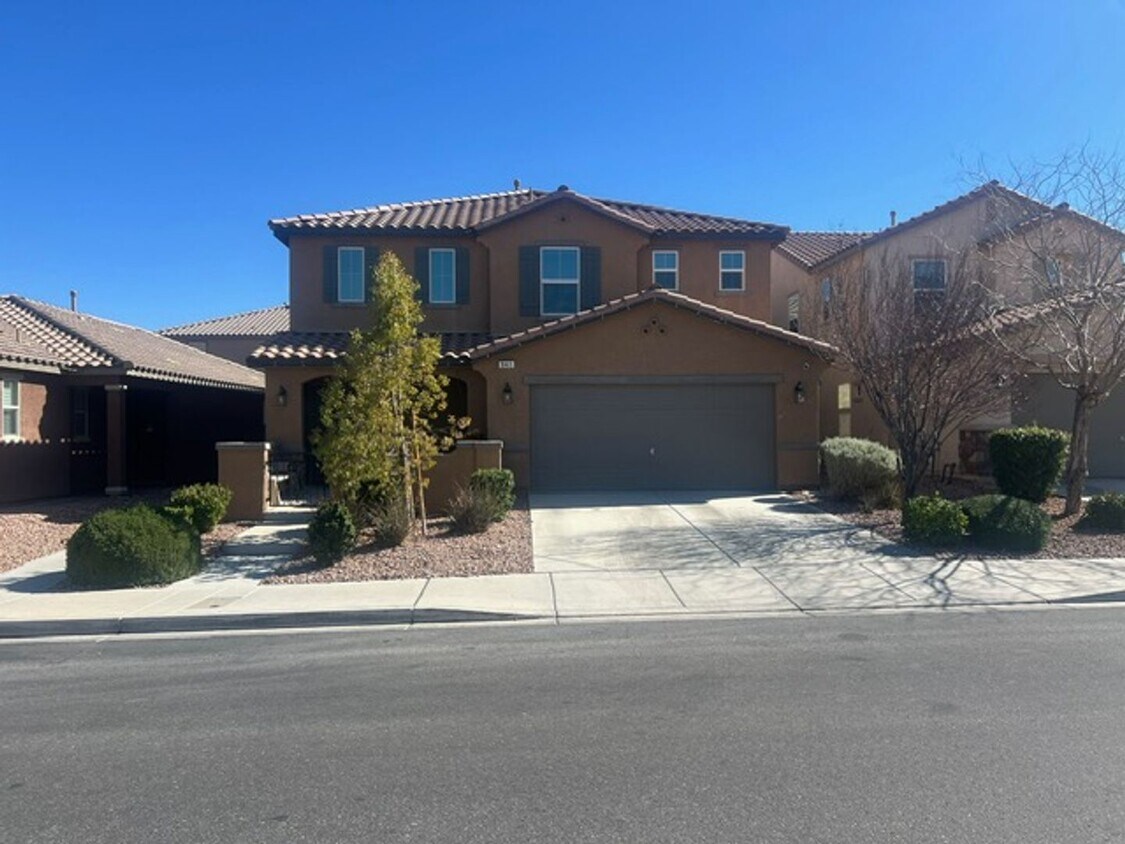 Primary Photo - A Fabulous 5 Bedroom Home in Henderson (2 ...