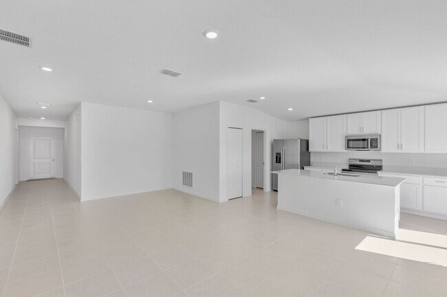 Building Photo - 2155 Lone Oak Ln