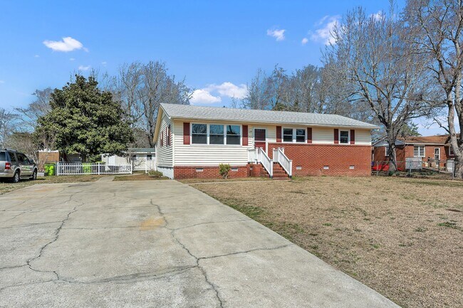 Building Photo - 306 Glancy St