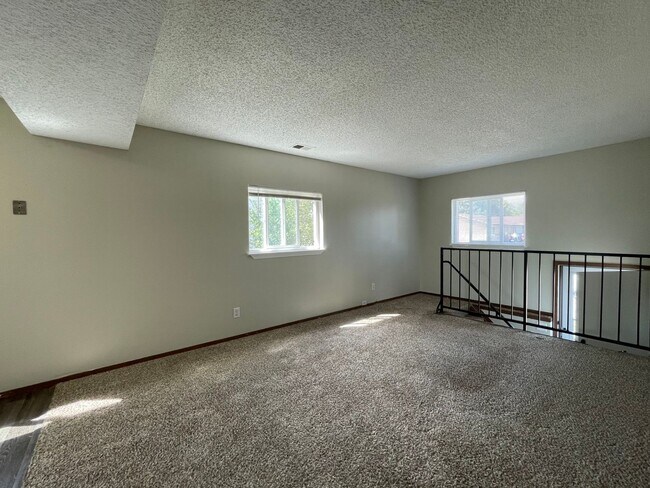 Foto del edificio - New 3B/2B Unit in Englewood! AVAILABLE NOW!