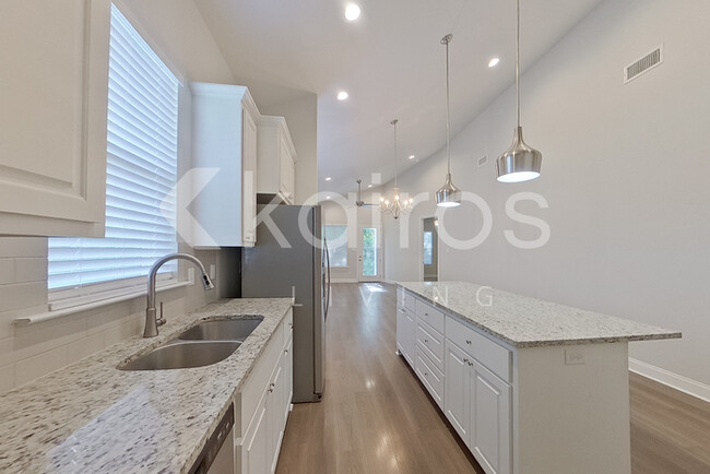 Foto del edificio - 4815 E Dacha Ln